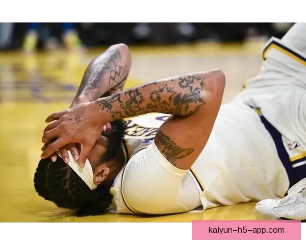 浓眉左手韧带恢复顺利获准进行轻度对抗训练全面复出稳步推进